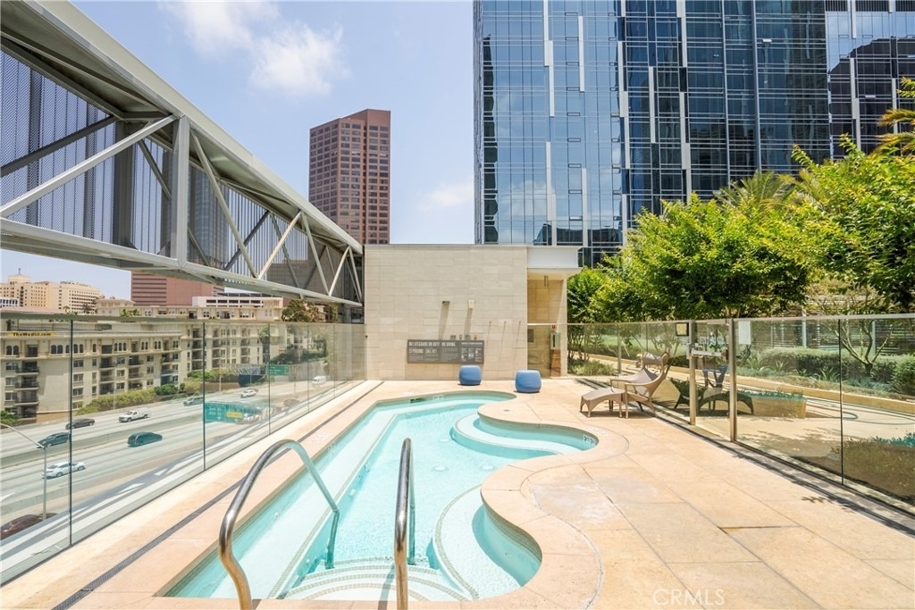 877 Francisco Street - Photo 15