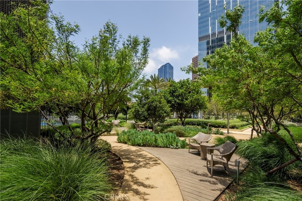 877 Francisco Street - Photo 21