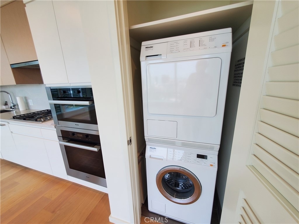 877 Francisco Street - Photo 9