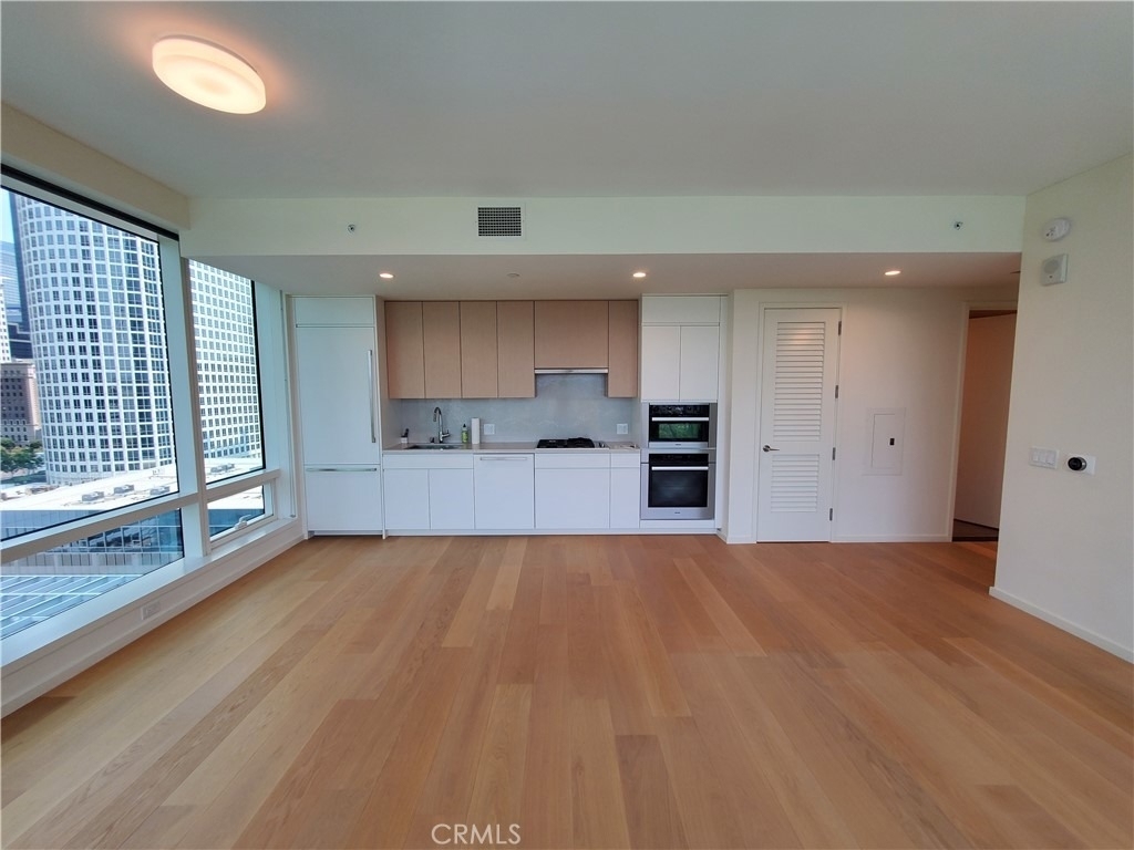 877 Francisco Street - Photo 3