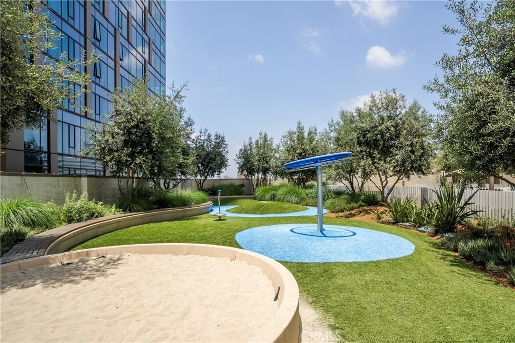 877 Francisco Street - Photo 17