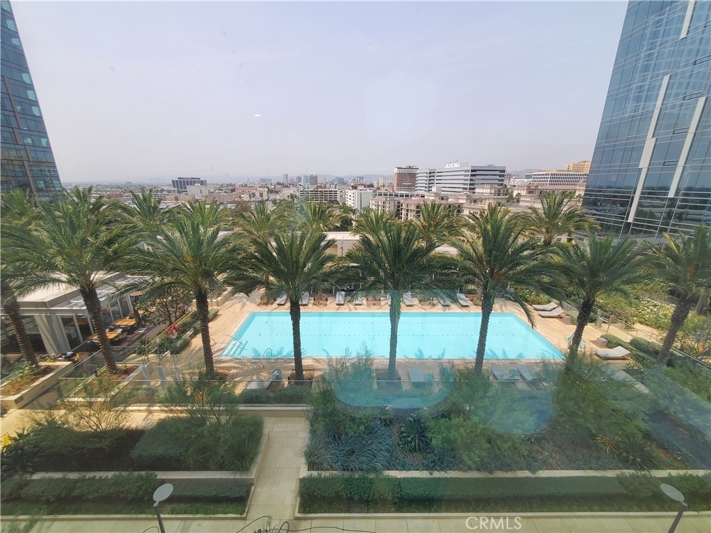 877 Francisco Street - Photo 10