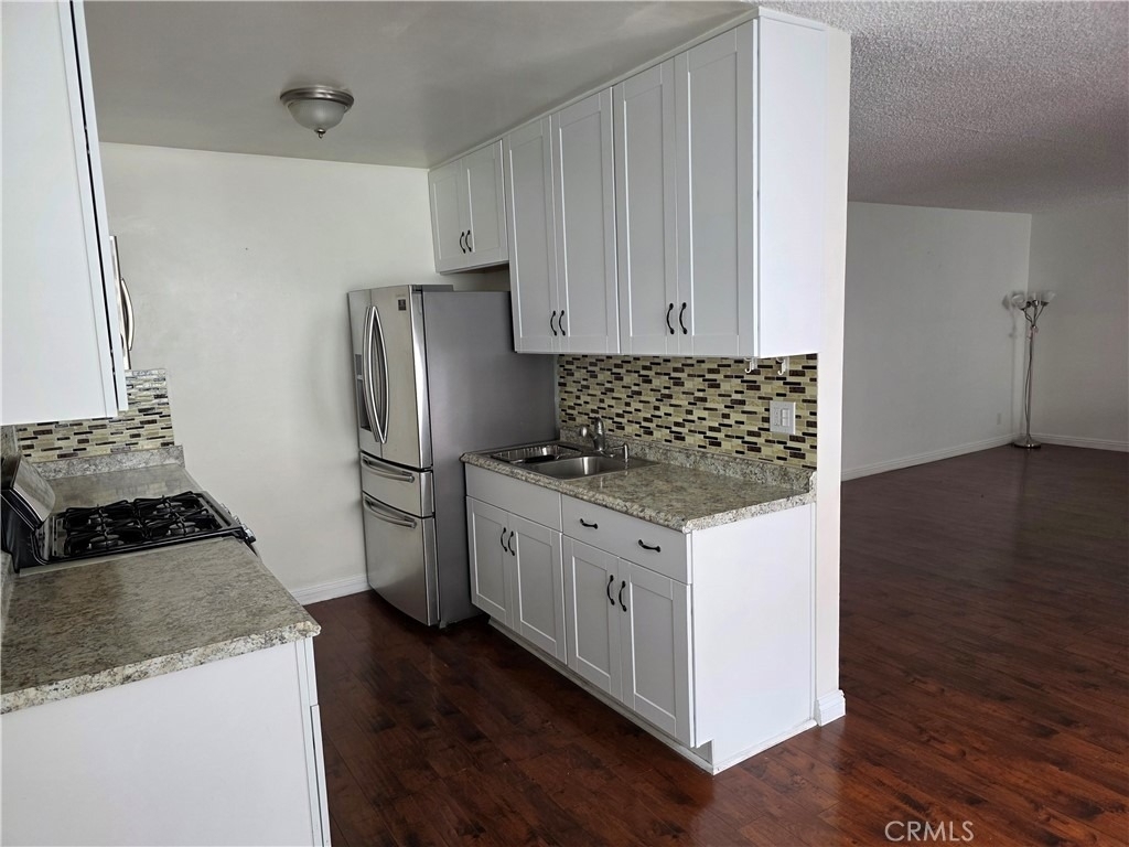 706 E Harvard - Photo 17