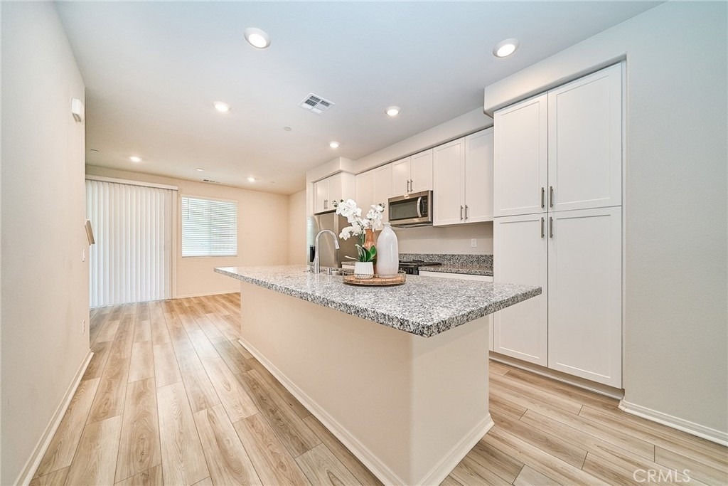 1672 Cayton - Photo 10