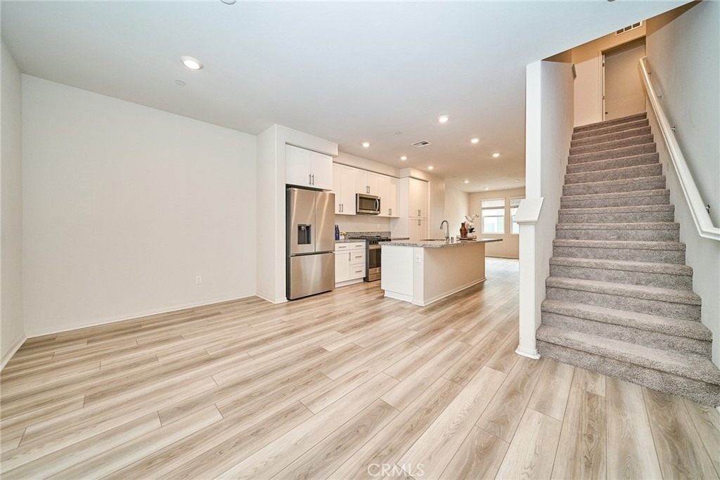 1672 Cayton - Photo 3