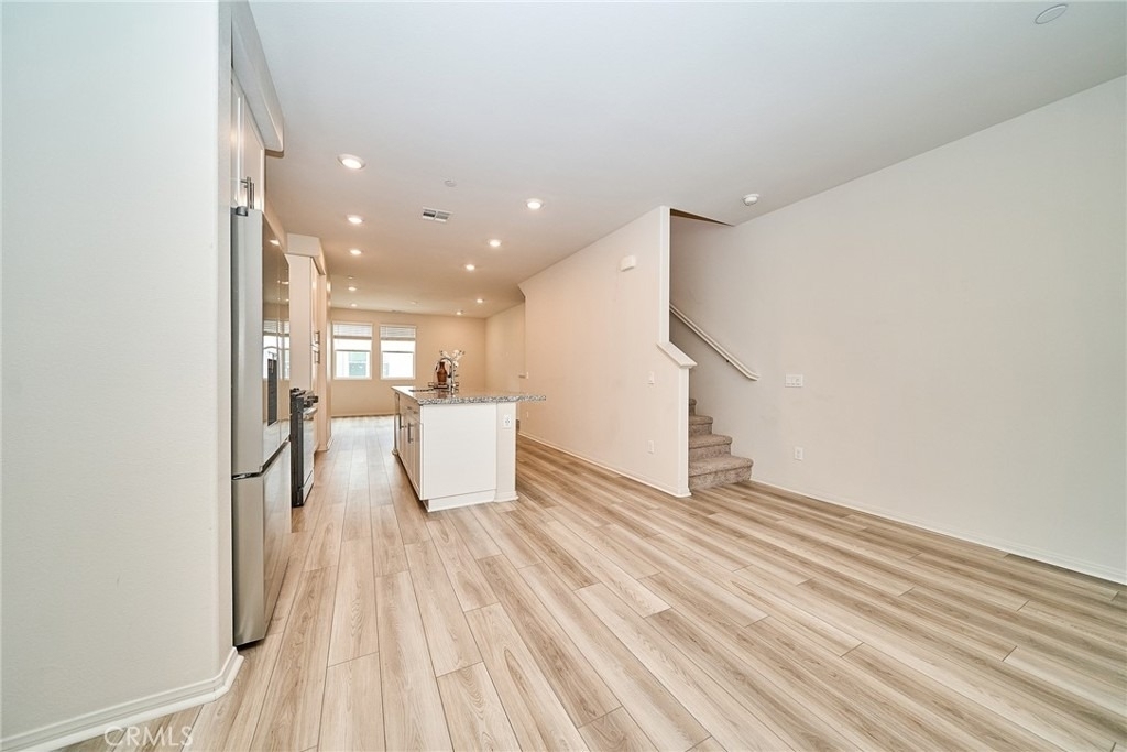 1672 Cayton - Photo 2