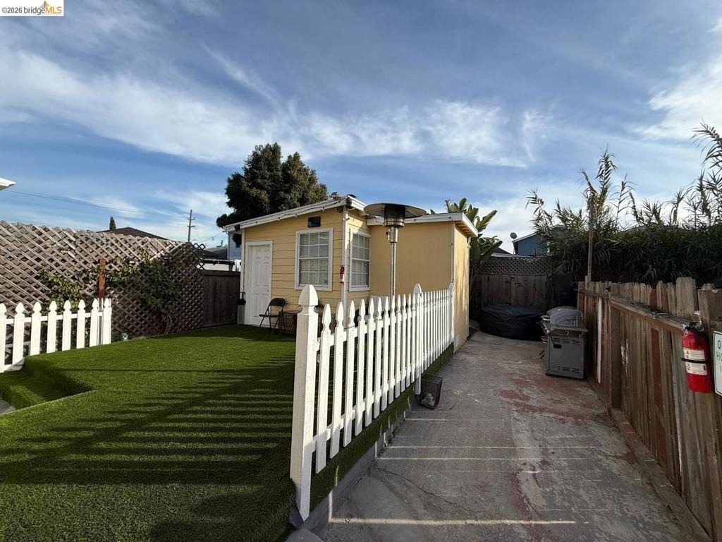 1242 88th Ave - Photo 0