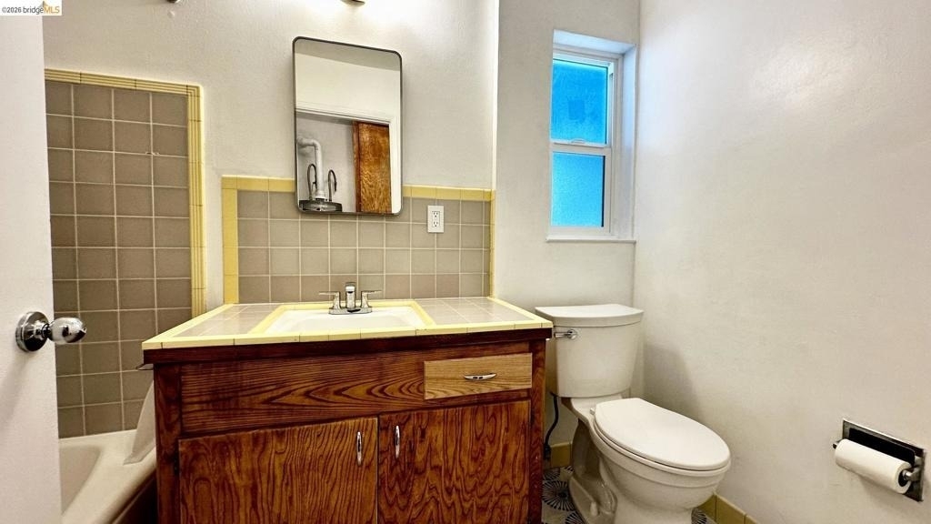 1180 Bayview Ave - Photo 16