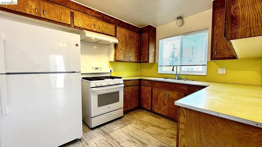 1180 Bayview Ave - Photo 12