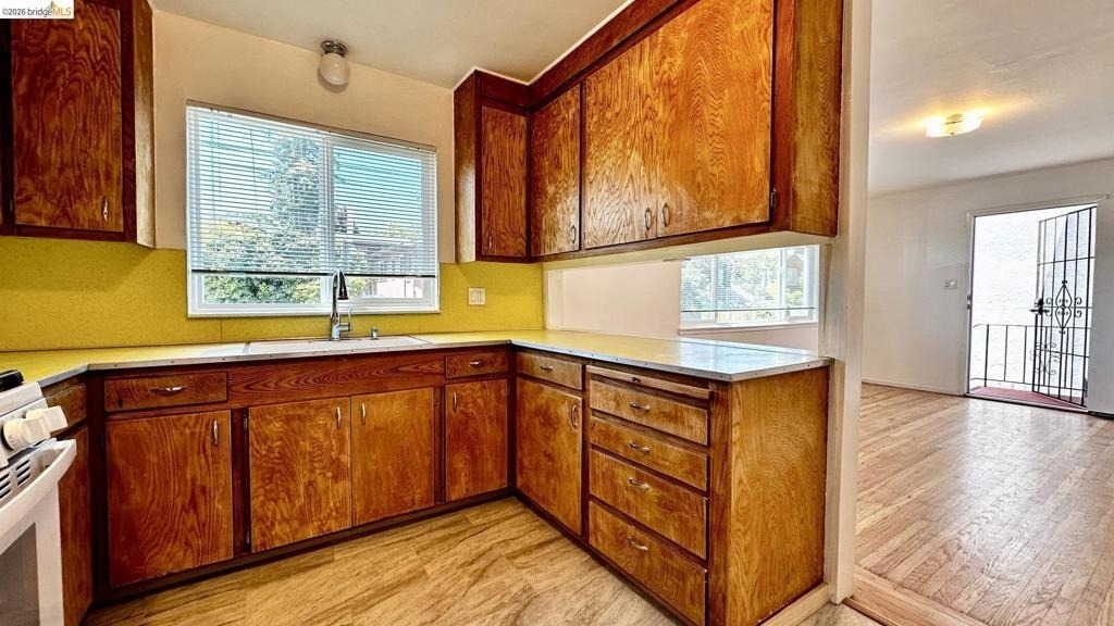 1180 Bayview Ave - Photo 5