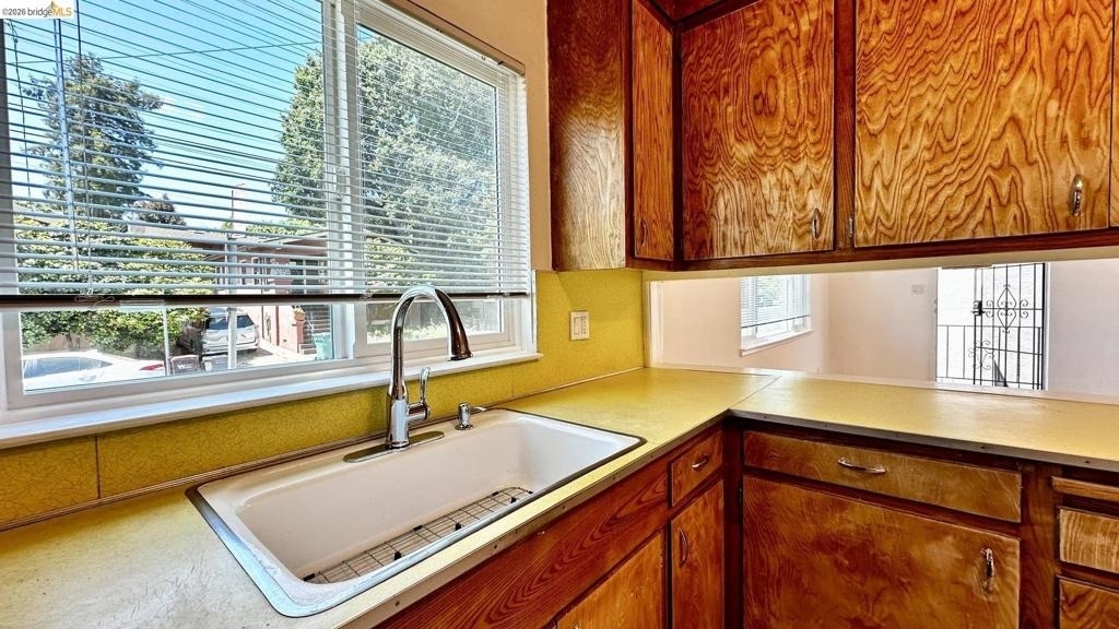 1180 Bayview Ave - Photo 10