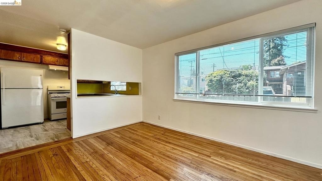 1180 Bayview Ave - Photo 4