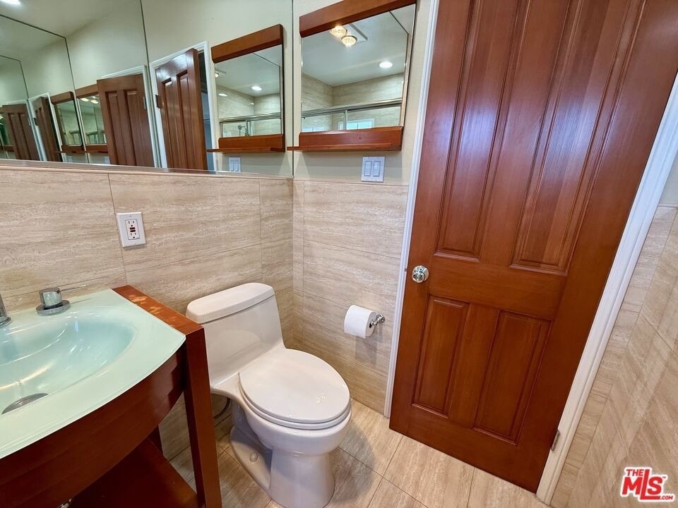 9667 W Olympic Boulevard - Photo 11