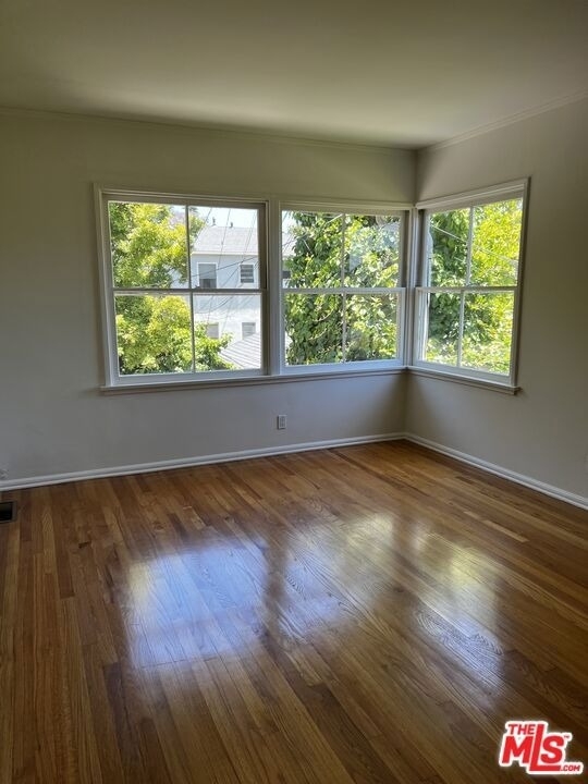 130 S Bowling Green Way - Photo 7