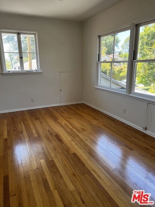 130 S Bowling Green Way - Photo 6