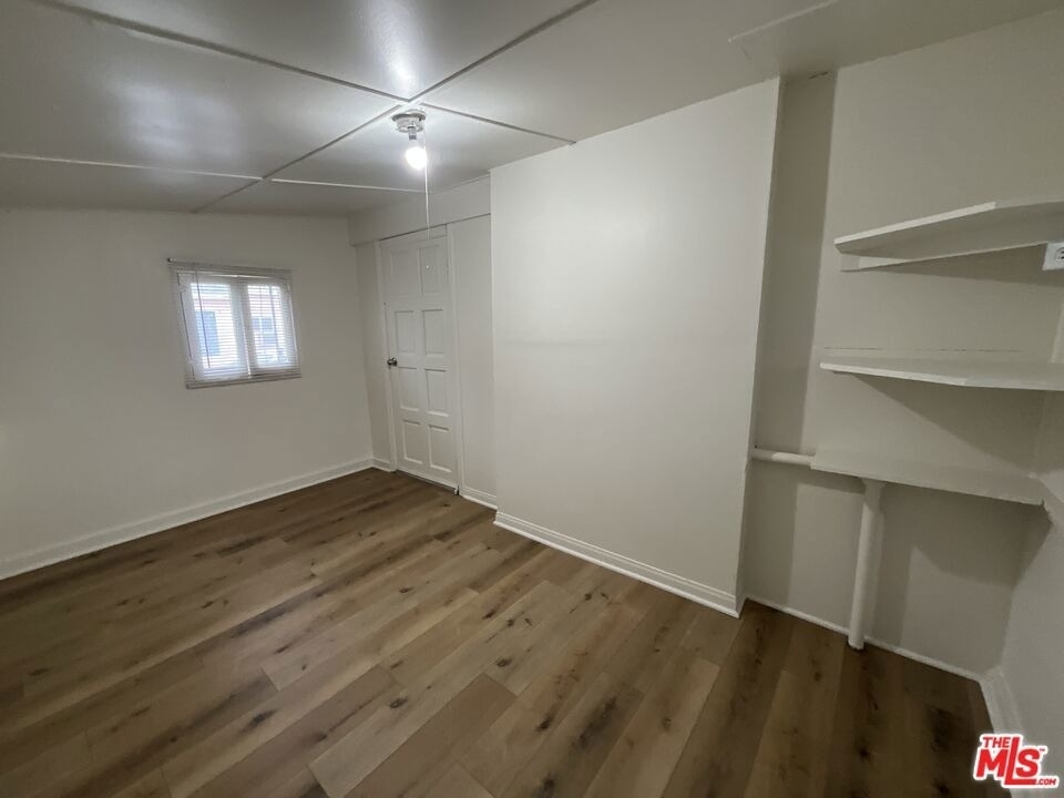 828 E 6th Street - Photo 7