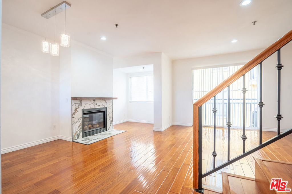 1030 S Norton Avenue - Photo 4