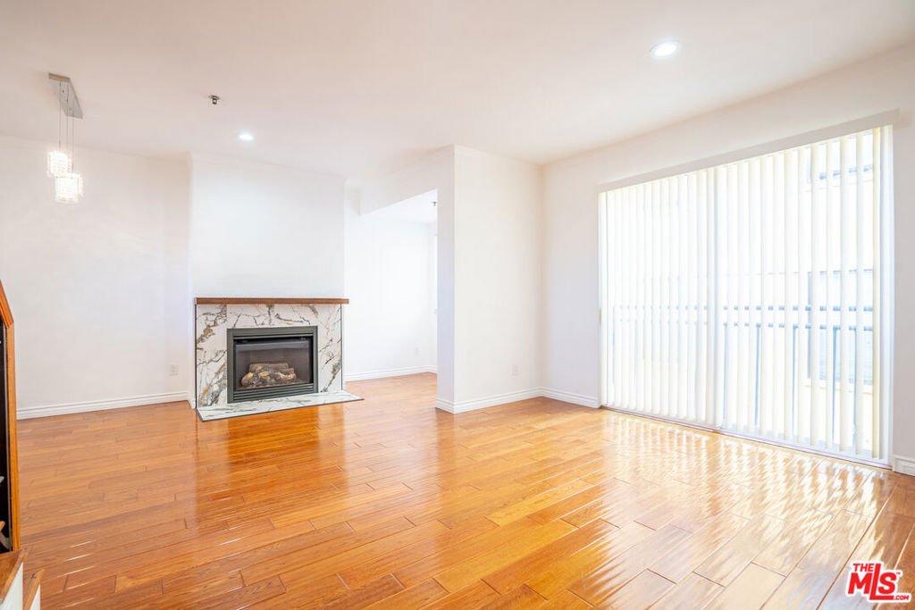 1030 S Norton Avenue - Photo 6