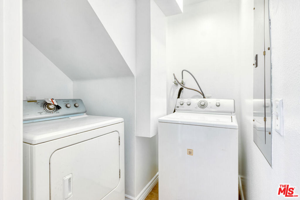 1030 S Norton Avenue - Photo 13