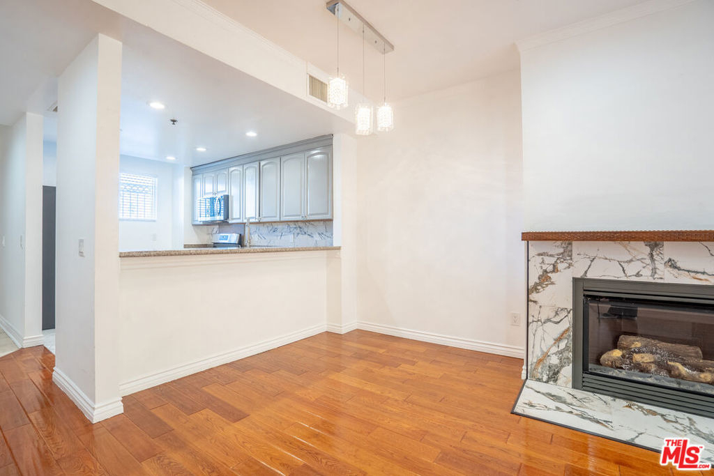 1030 S Norton Avenue - Photo 7
