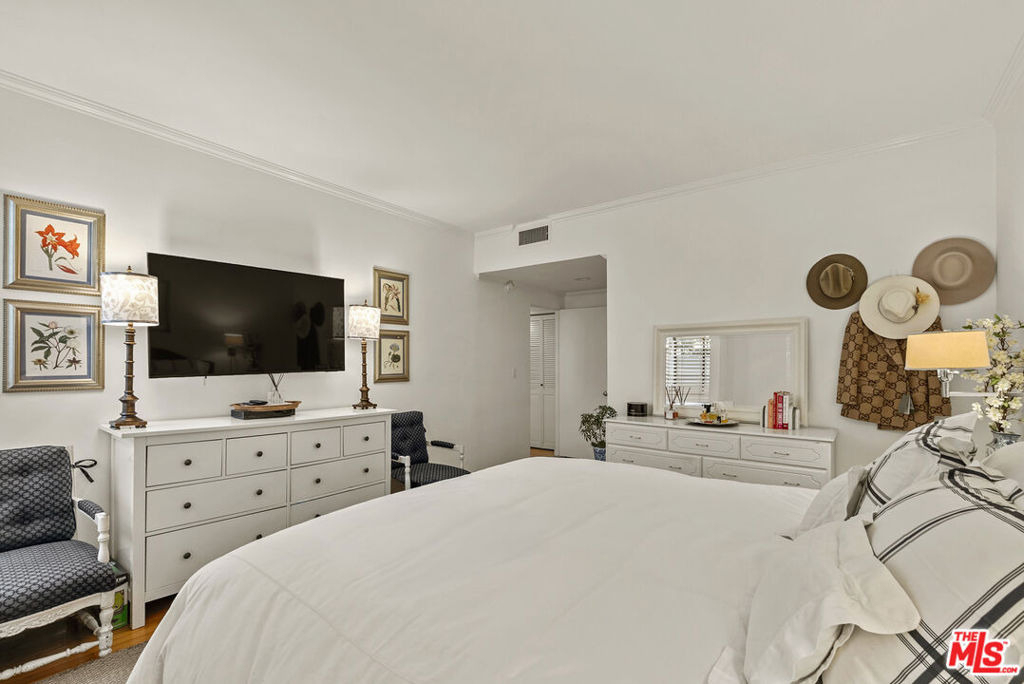 12115 San Vicente Boulevard - Photo 18