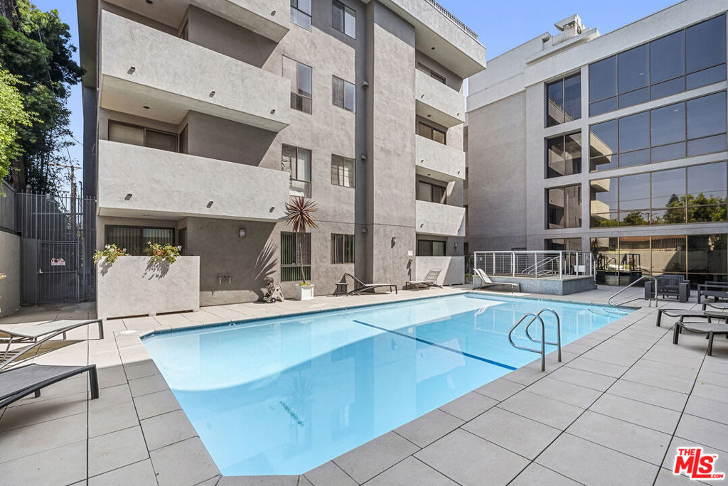 12115 San Vicente Boulevard - Photo 22