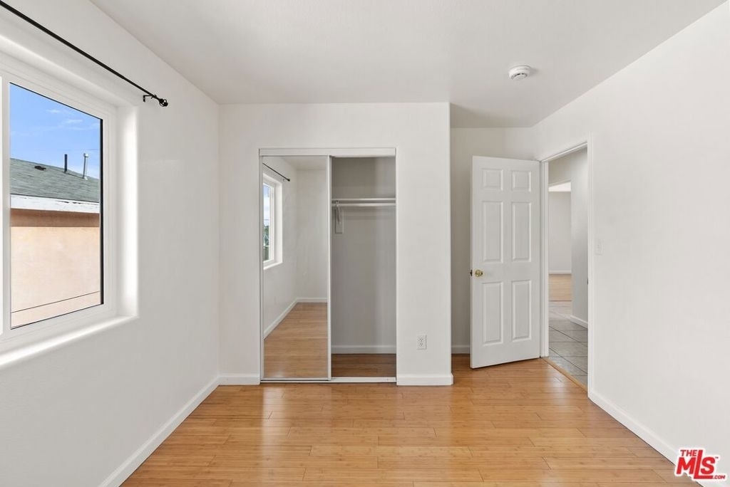 145 E Gage Avenue - Photo 19