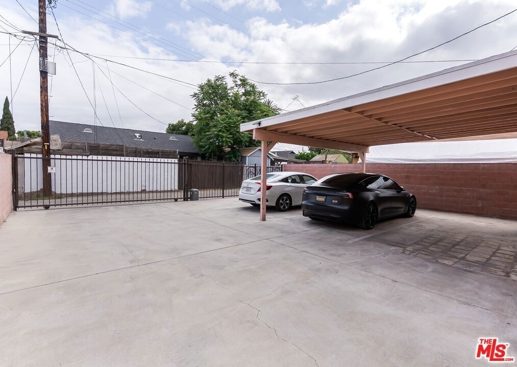 145 E Gage Avenue - Photo 25