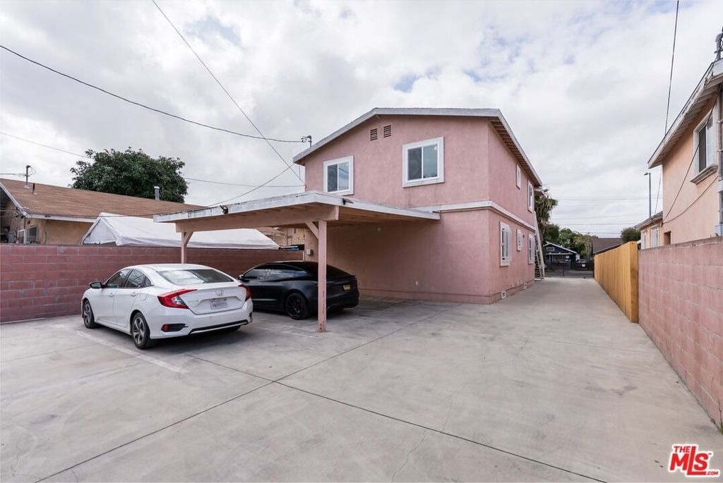 145 E Gage Avenue - Photo 24