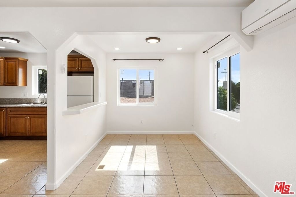 145 E Gage Avenue - Photo 6