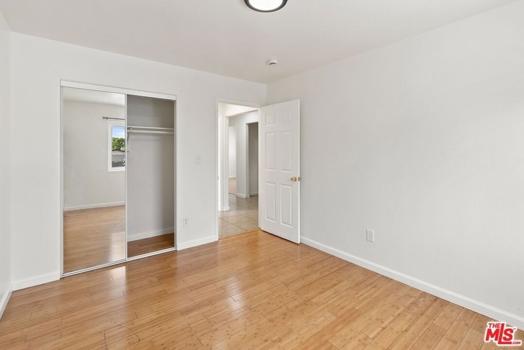 145 E Gage Avenue - Photo 12