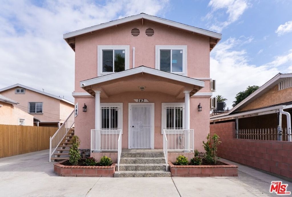 145 E Gage Avenue - Photo 23
