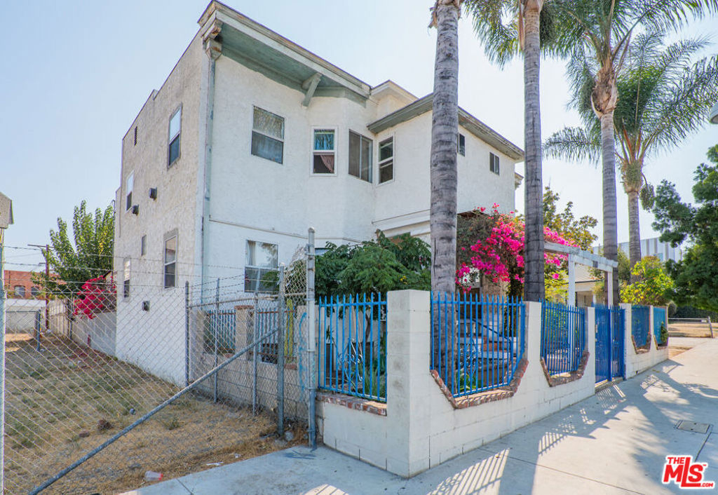 110 S Soto Street - Photo 0
