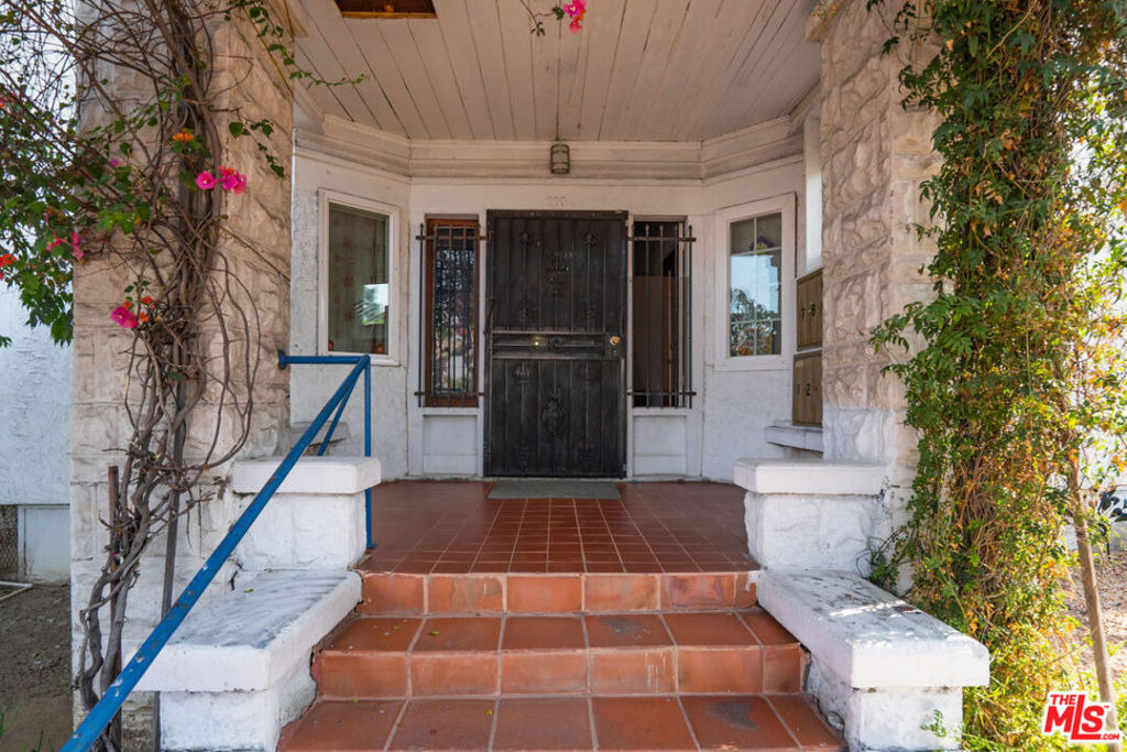 110 S Soto Street - Photo 2