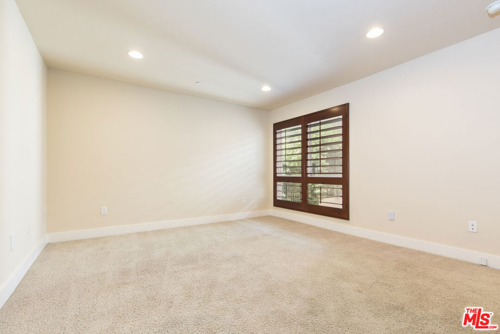 7249 Franklin Avenue - Photo 15