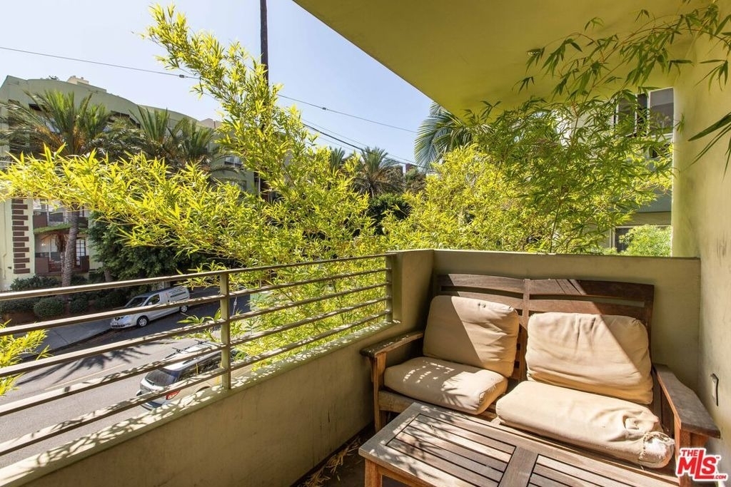 7249 Franklin Avenue - Photo 4