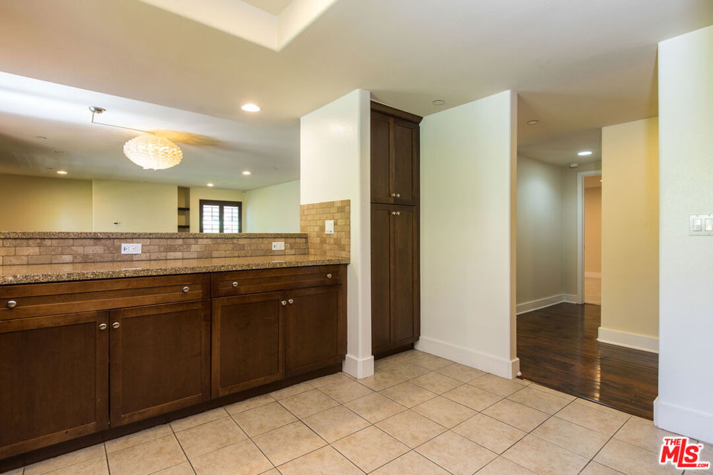 7249 Franklin Avenue - Photo 8