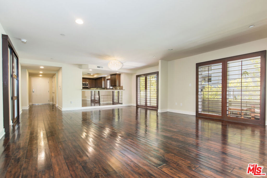 7249 Franklin Avenue - Photo 3