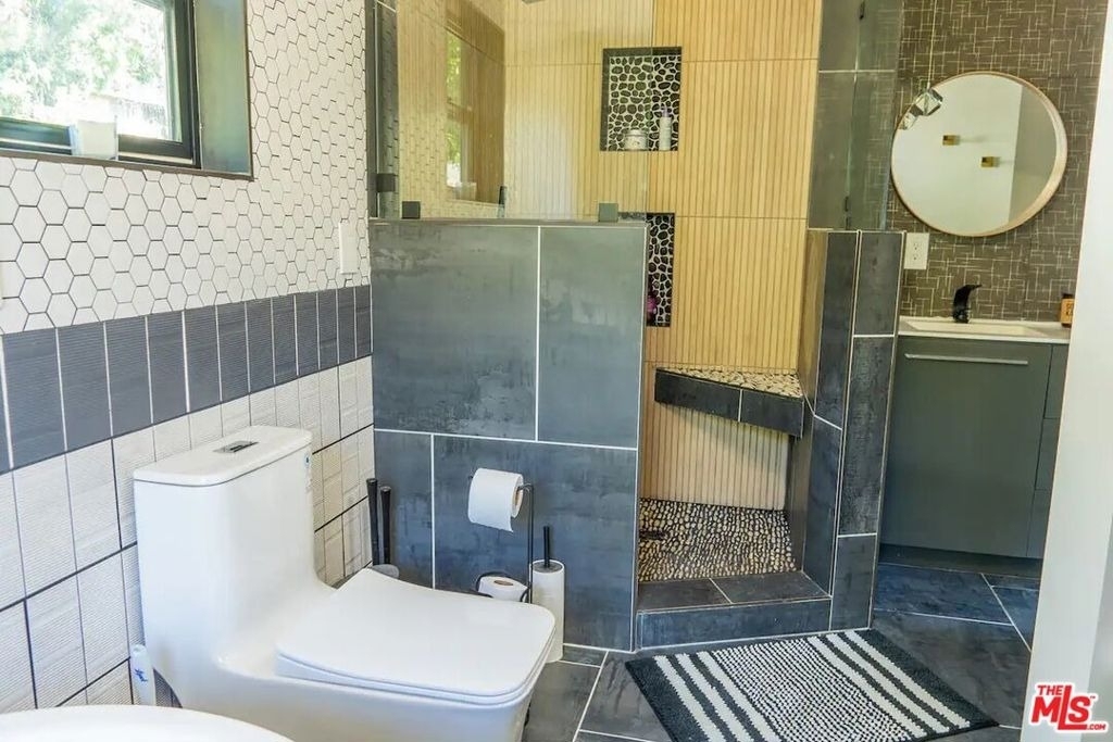1933 Lemoyne Street - Photo 9