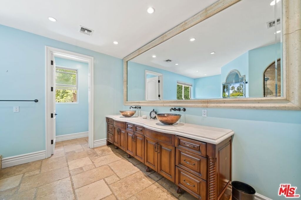 14944 Otsego Street - Photo 7