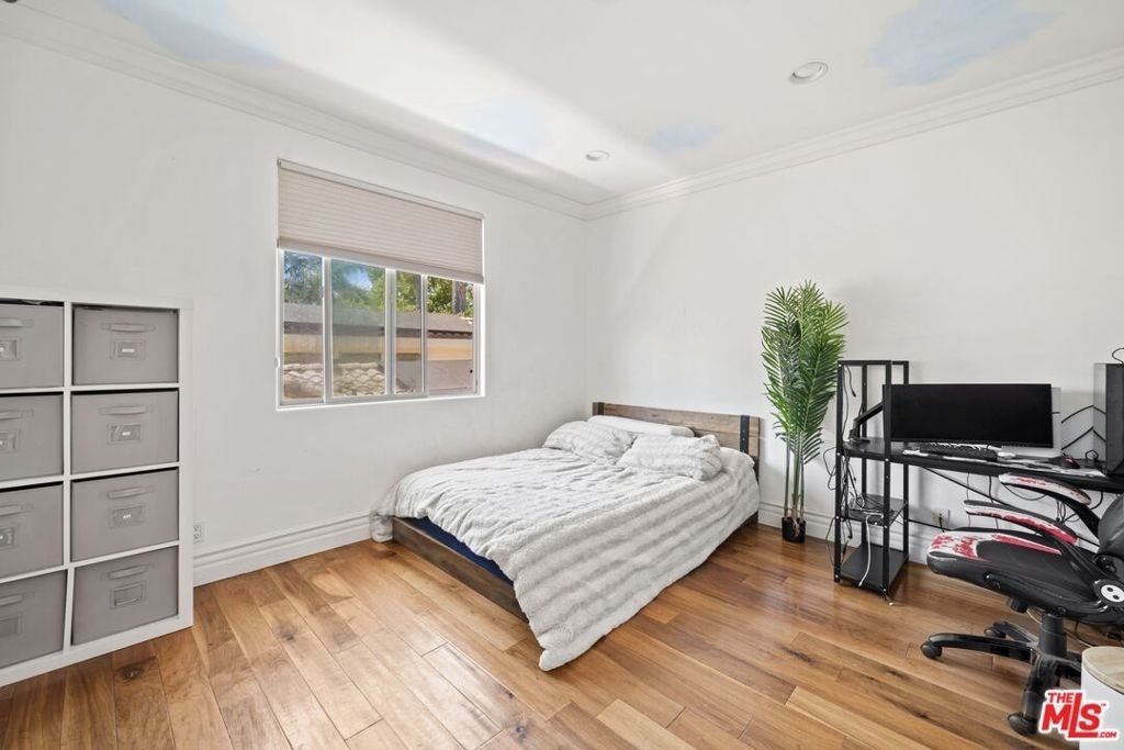 14944 Otsego Street - Photo 10