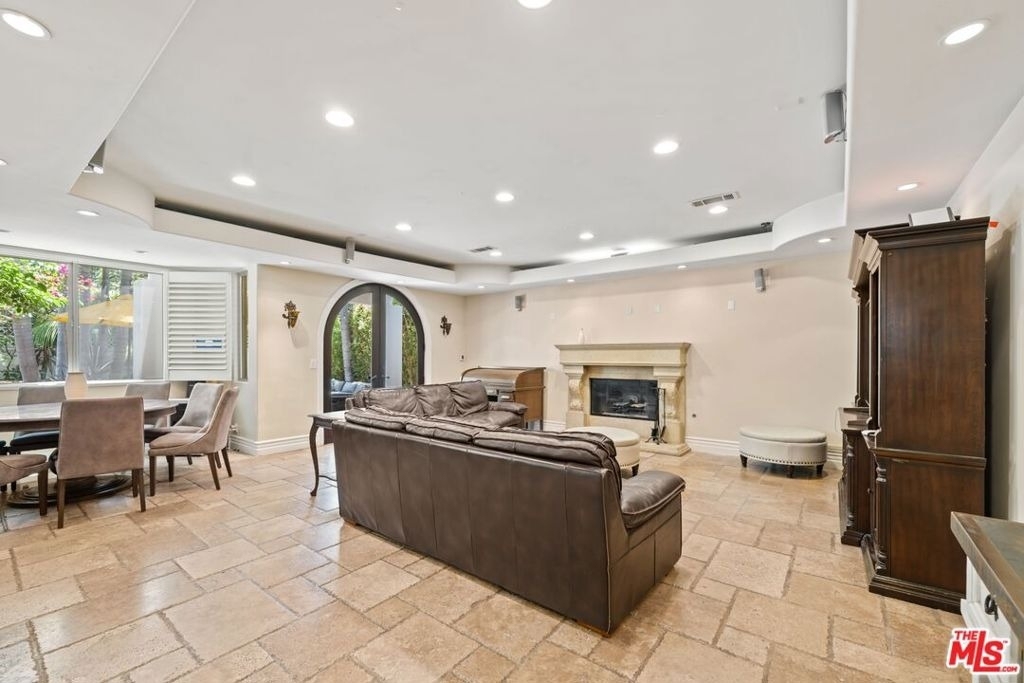 14944 Otsego Street - Photo 5