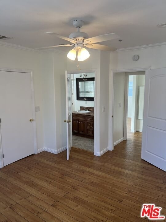 4626 Noble Avenue - Photo 14