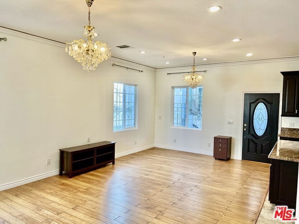 4626 Noble Avenue - Photo 1