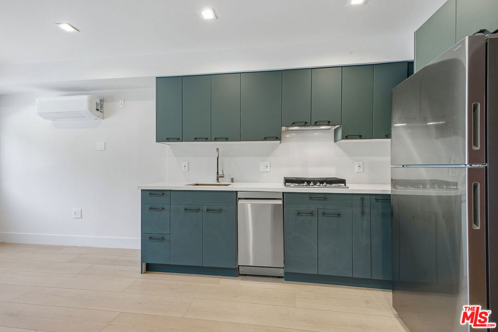 12425 Texas Avenue - Photo 4