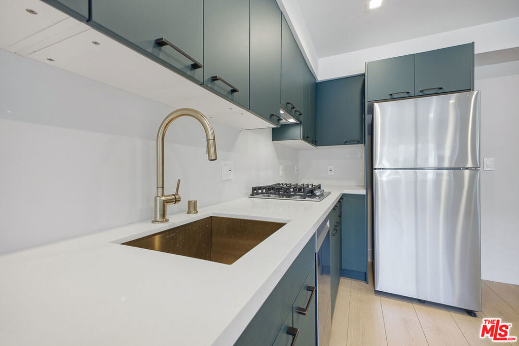 12425 Texas Avenue - Photo 3