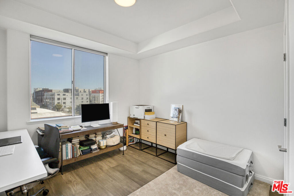 629 Traction Avenue - Photo 8