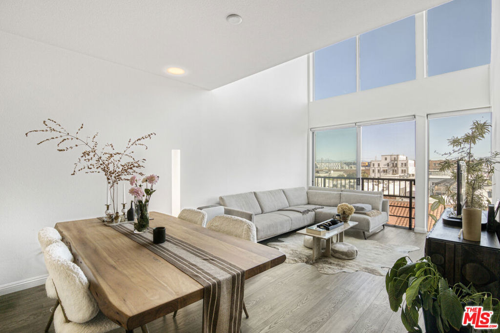 629 Traction Avenue - Photo 0