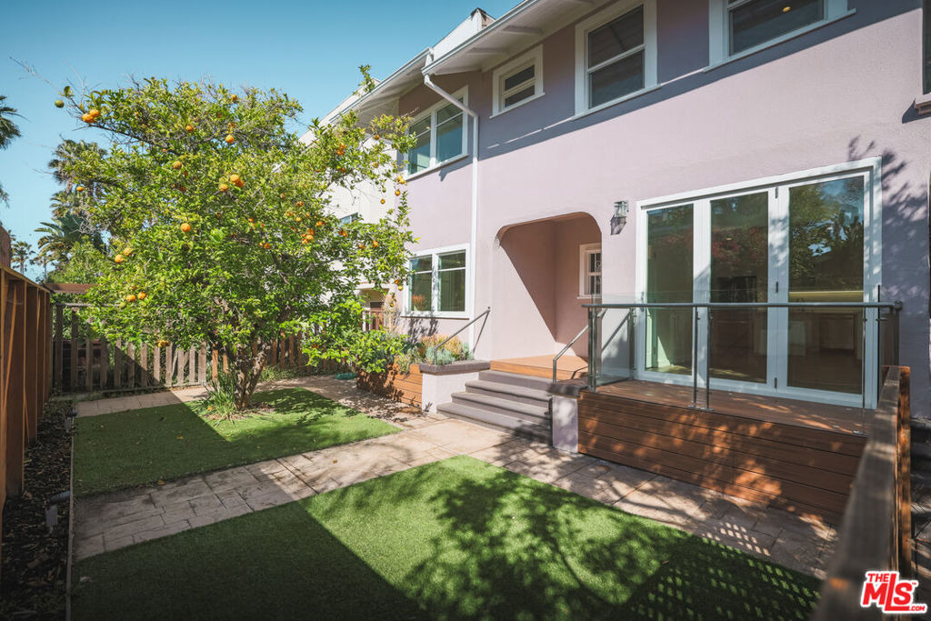 31 Breeze Avenue - Photo 0