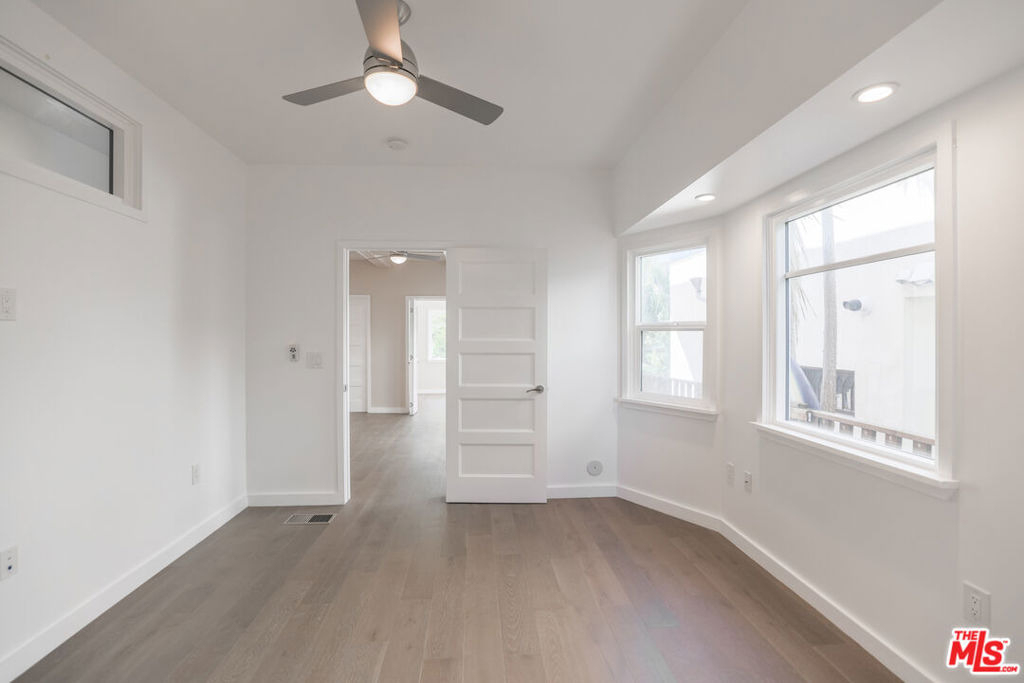 31 Breeze Avenue - Photo 18